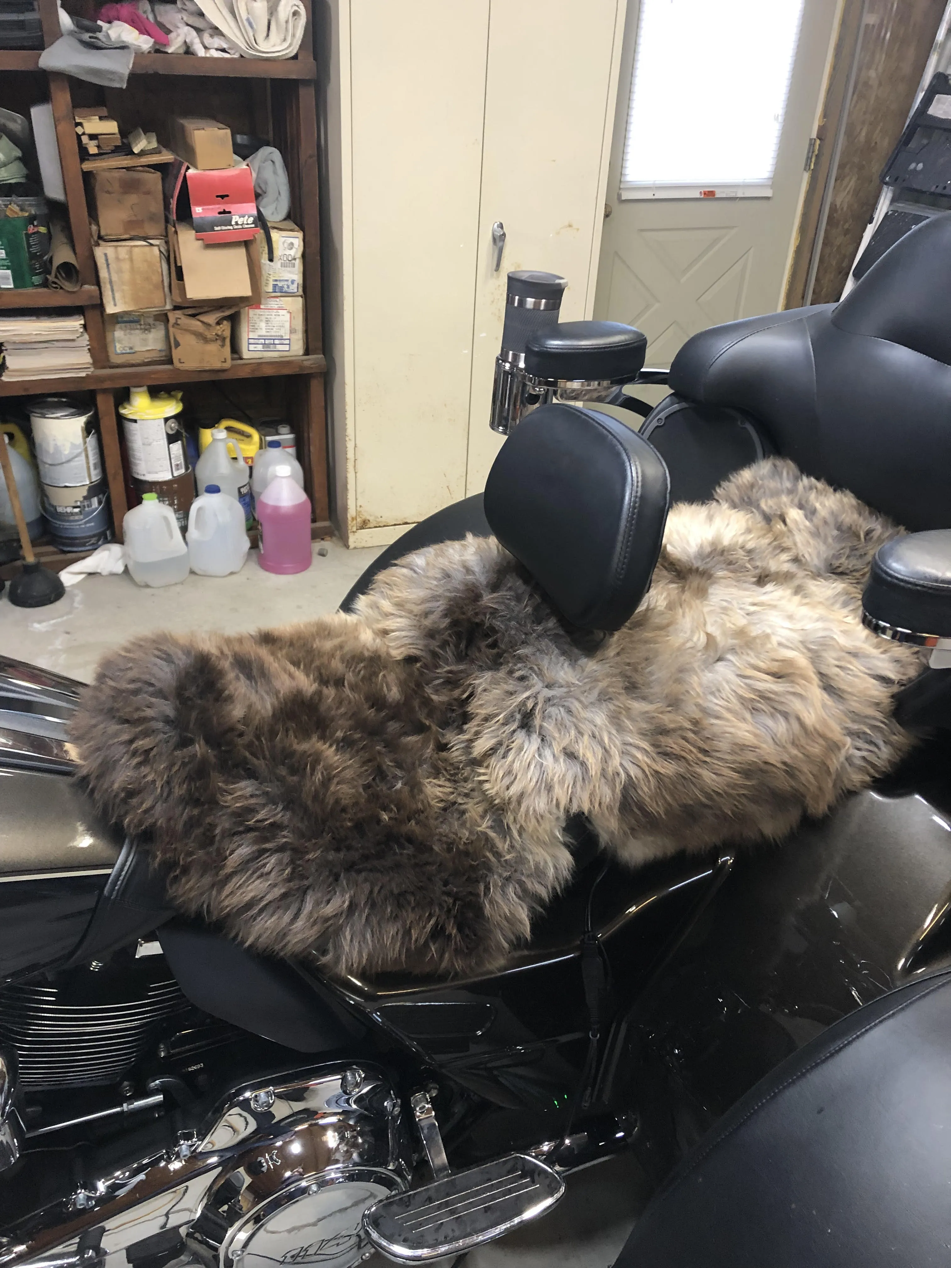 Full Pelt with Straps Sheepskin Buttpad™