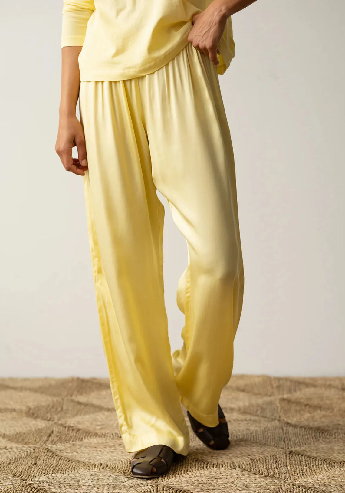 THE SILKY SIMPLE PANT CORN