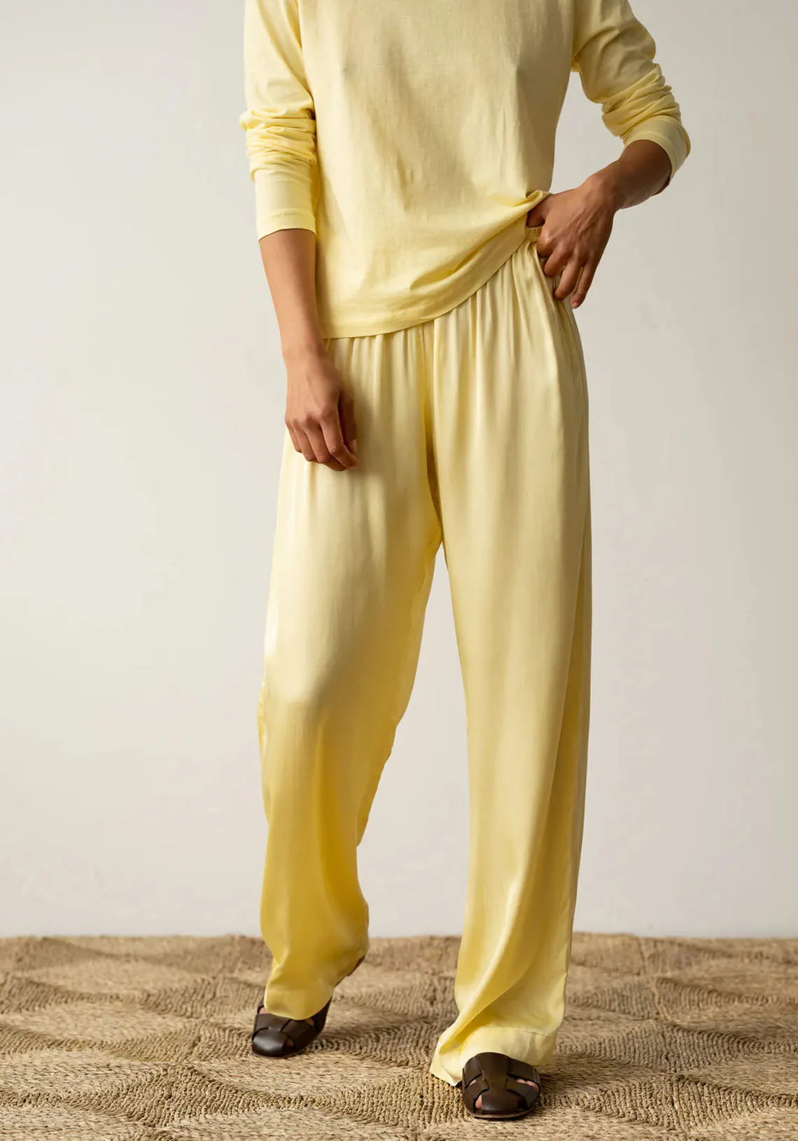 THE SILKY SIMPLE PANT CORN